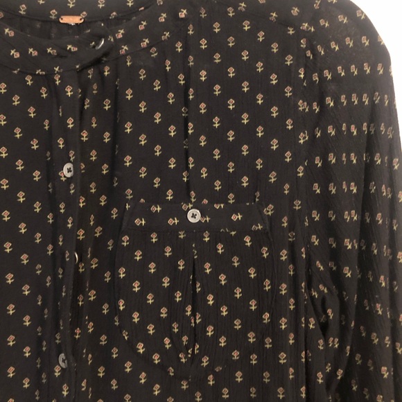 Free People Tunic - fits a M (loose fit). - Picture 3 of 7